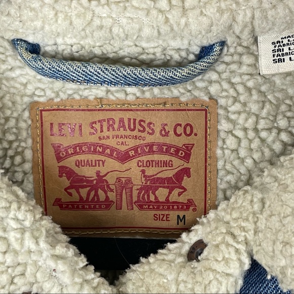 Levi's Womens Medium Sherpa Lined Denim Jean Light Wash Trucker Jacket - Picture 3 of 4